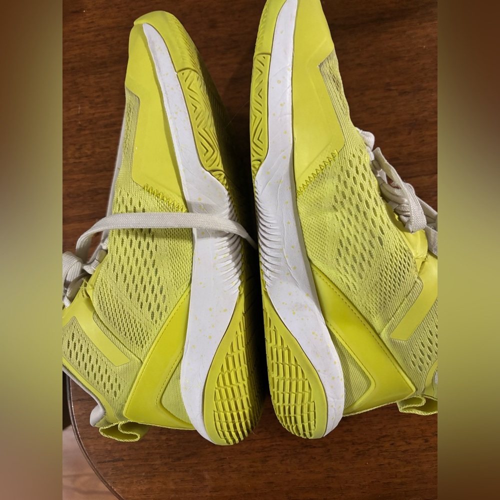 Men's Yellow Athletic Shoes